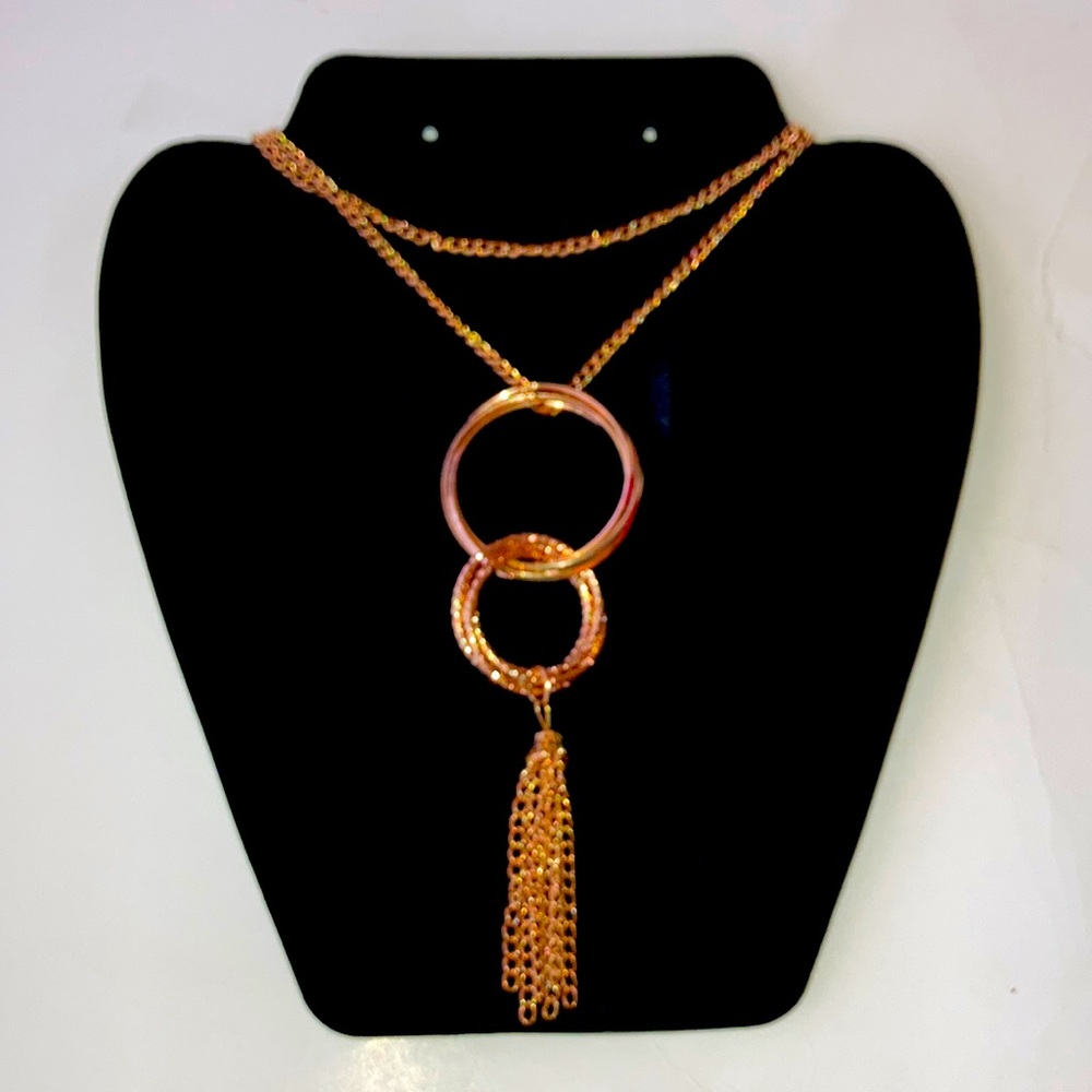 Gold link tassel necklace